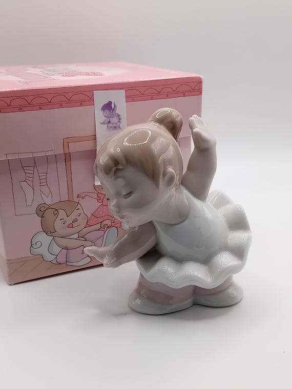 リヤドロ ナオ NAO  「蝶と戯れて」【02001398】 ナオ Nao リヤドロ 人形 蝶と戯れて 02001398 : Earth Community
