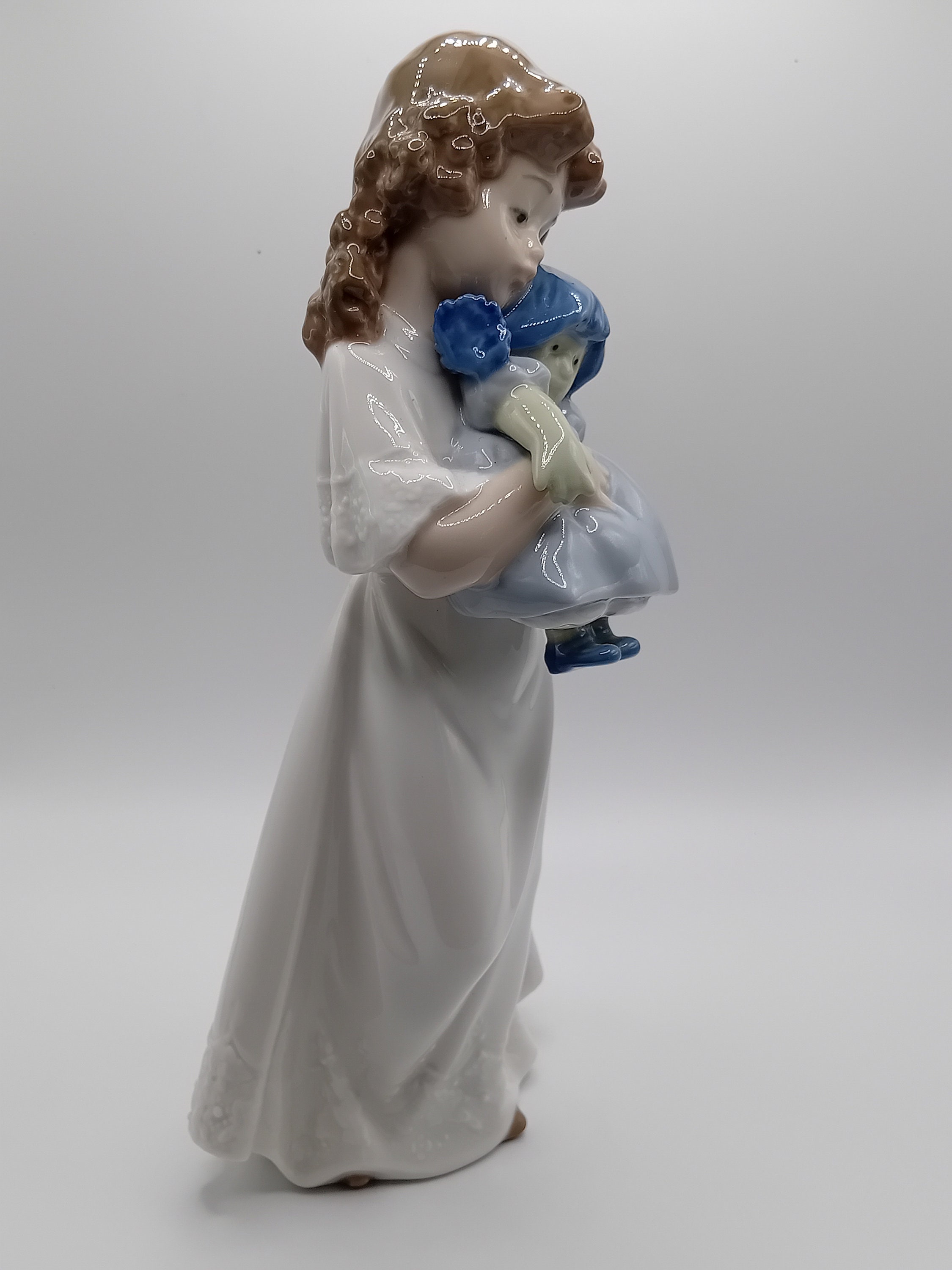 Nao by Lladro - Girl in Nightdress With Doll - 1107 - Etsy
