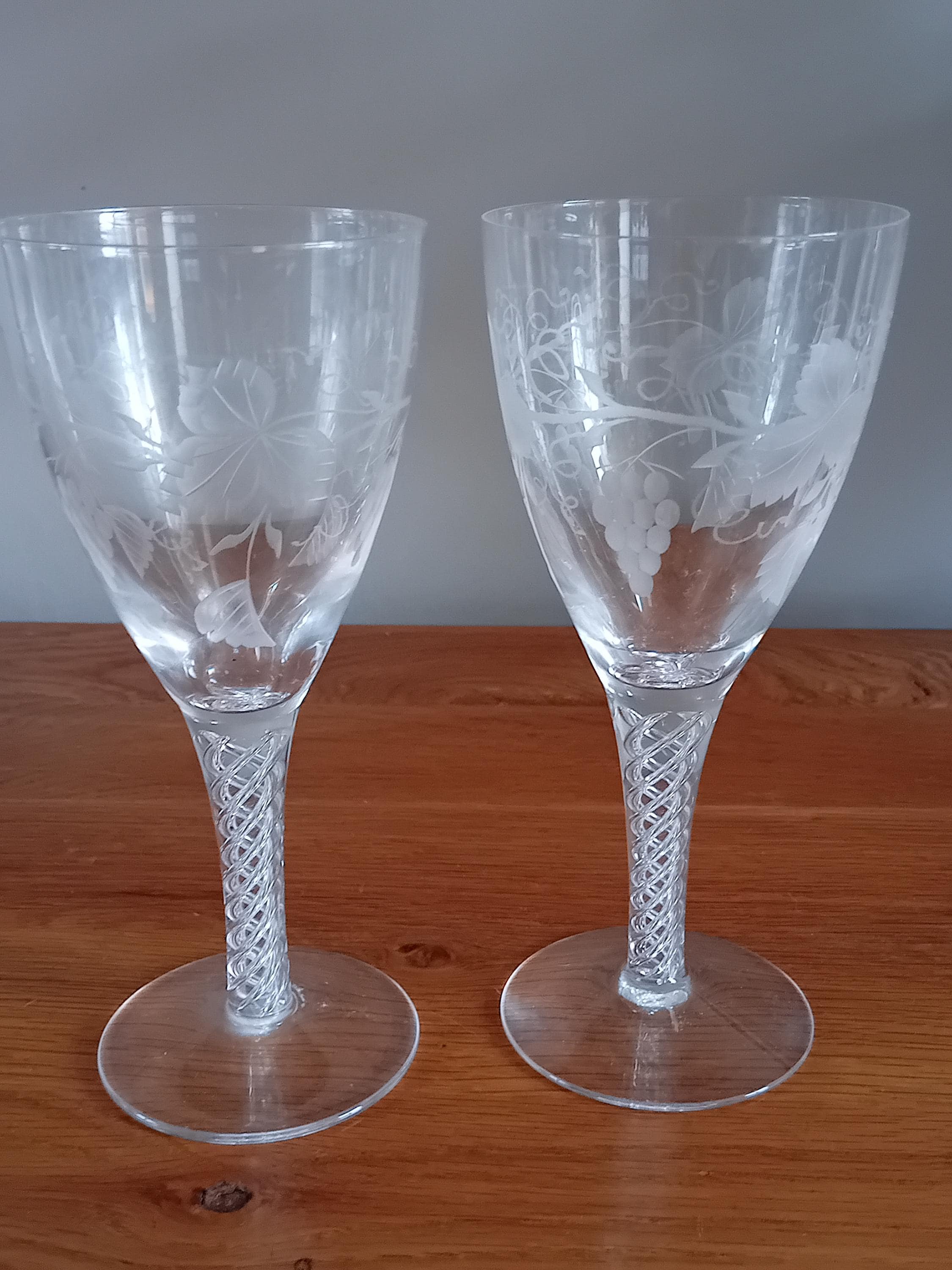 エアーツイスト グラス ワイングラス ビンテージのハンドメイド特大ワイングラスのペア - エアー