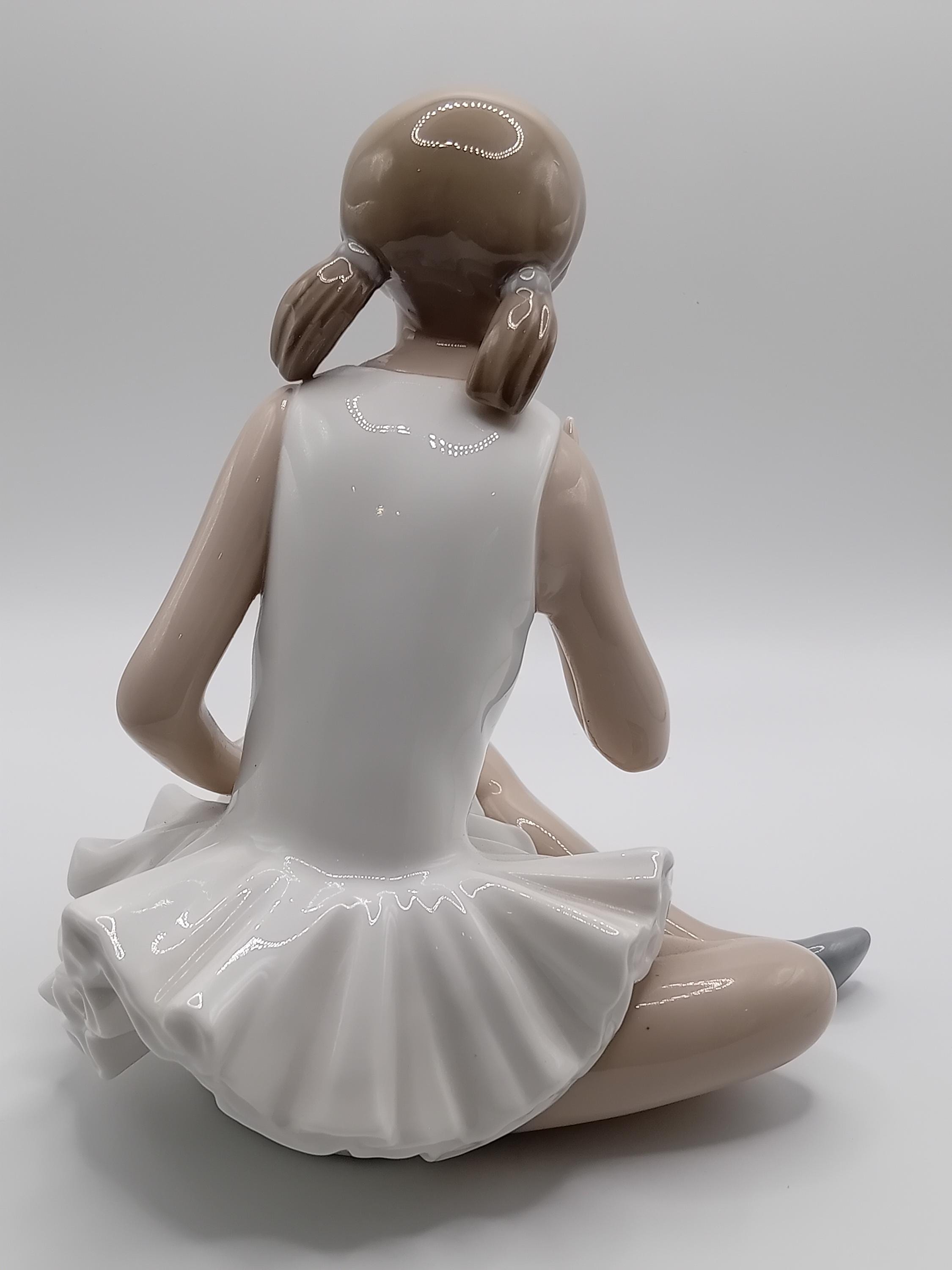 Nao by Lladro- Ballerina - Attentive Ballerina No 146. Not Boxed