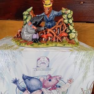 The Wind in the Willows collectable figure. &quot;Ratty is that really you?&quot;- New in box.- Royal Doulton