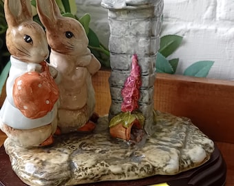 Vintage Beatrix Potter 1999 Annual Collectors Tableau. Mittens