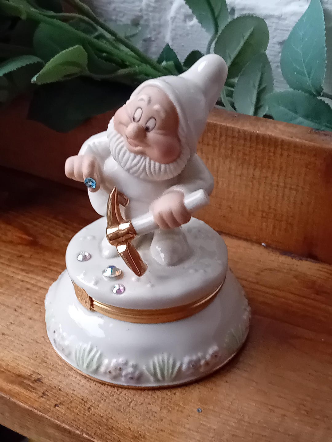 Lenox Treasures- Happy Treasure Box With Original Gold Charm. Fine