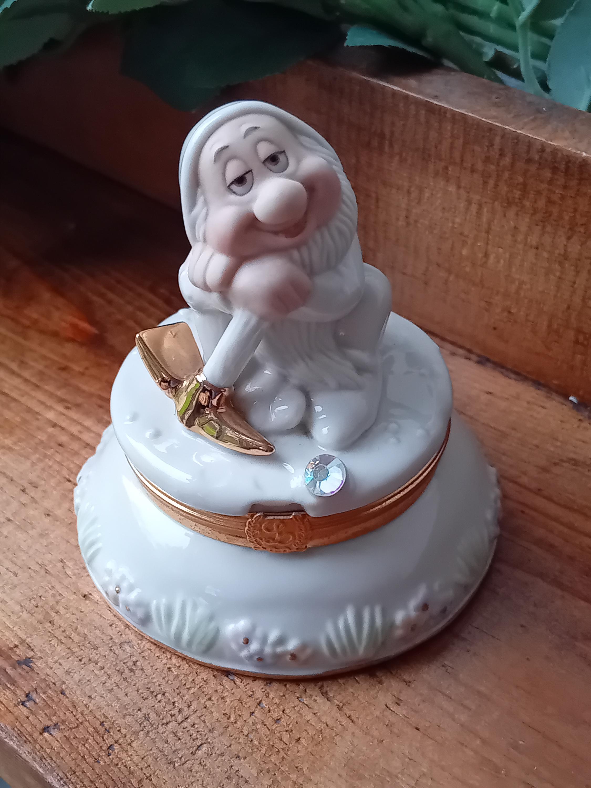 Lenox Treasures- Sleepy Treasure Box With Original Gold Charm