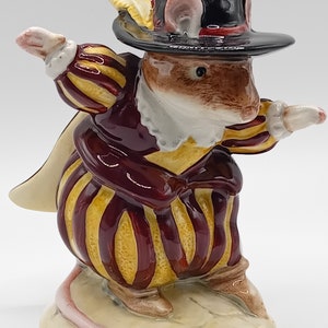 Royal Doulton Brambly Hedge - Wilfred Entertains.