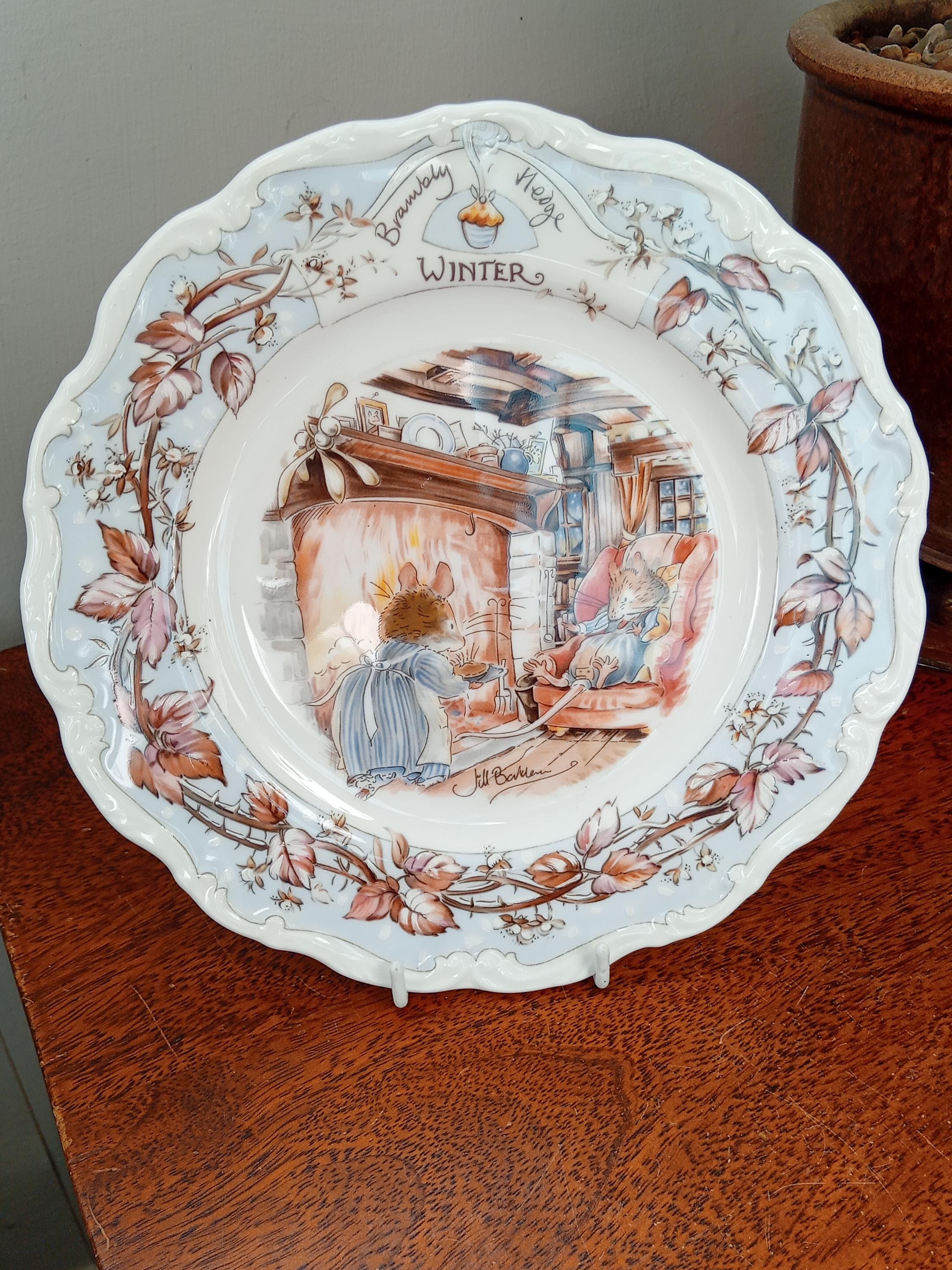 ヴィンテージ ブランブリーヘッジ コレクターズプレート。冬。ロイヤル