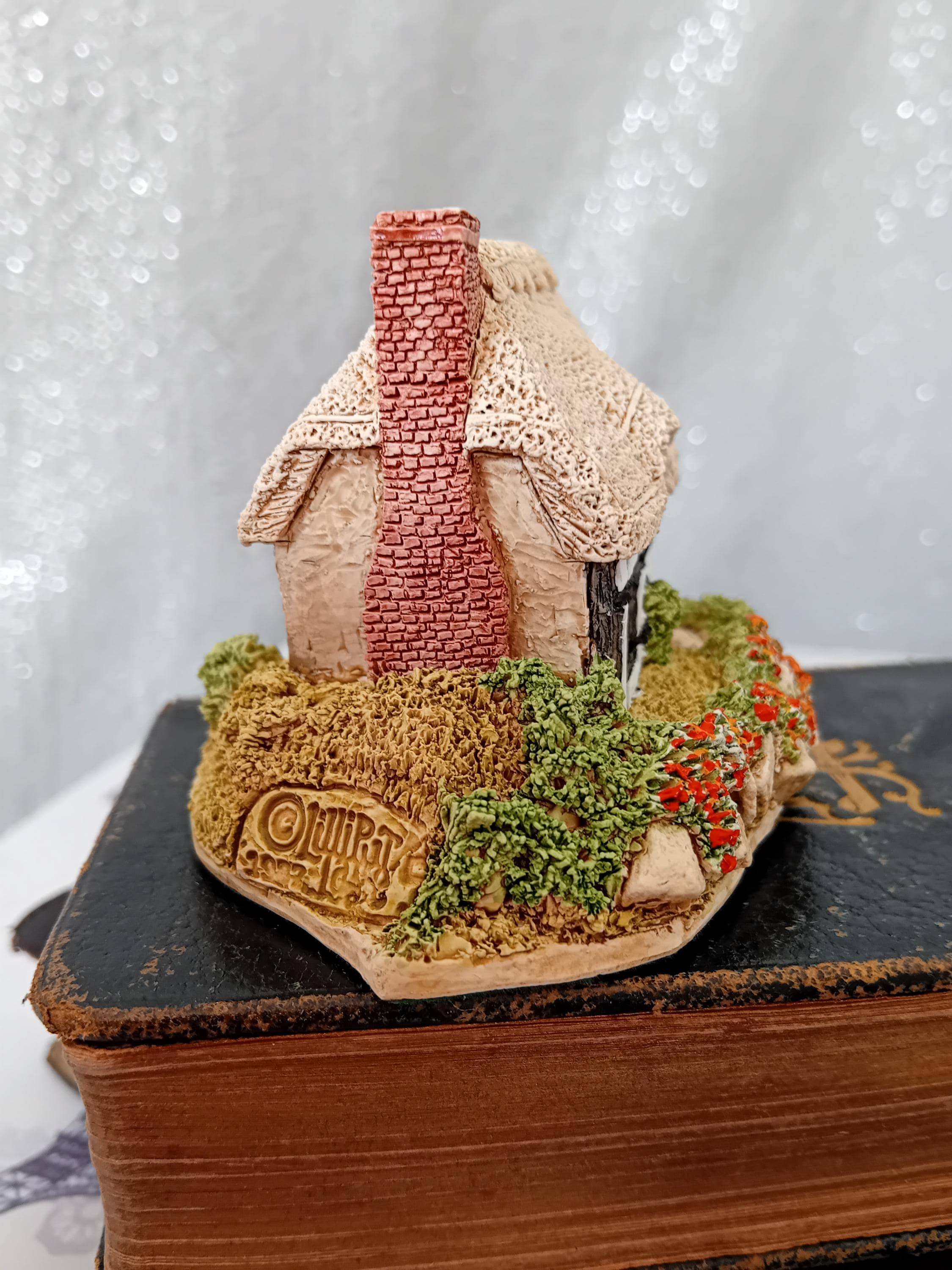 Lilliput Lane Collectable Cottage From the English Collection
