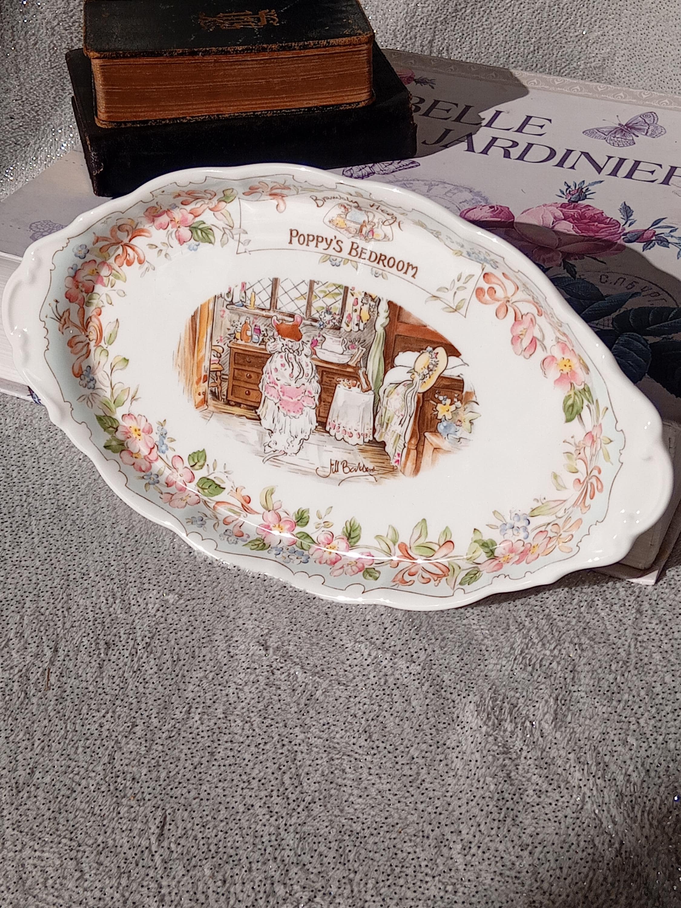 Vintage Brambly Hedge Oval Collectors Plate / Teatray