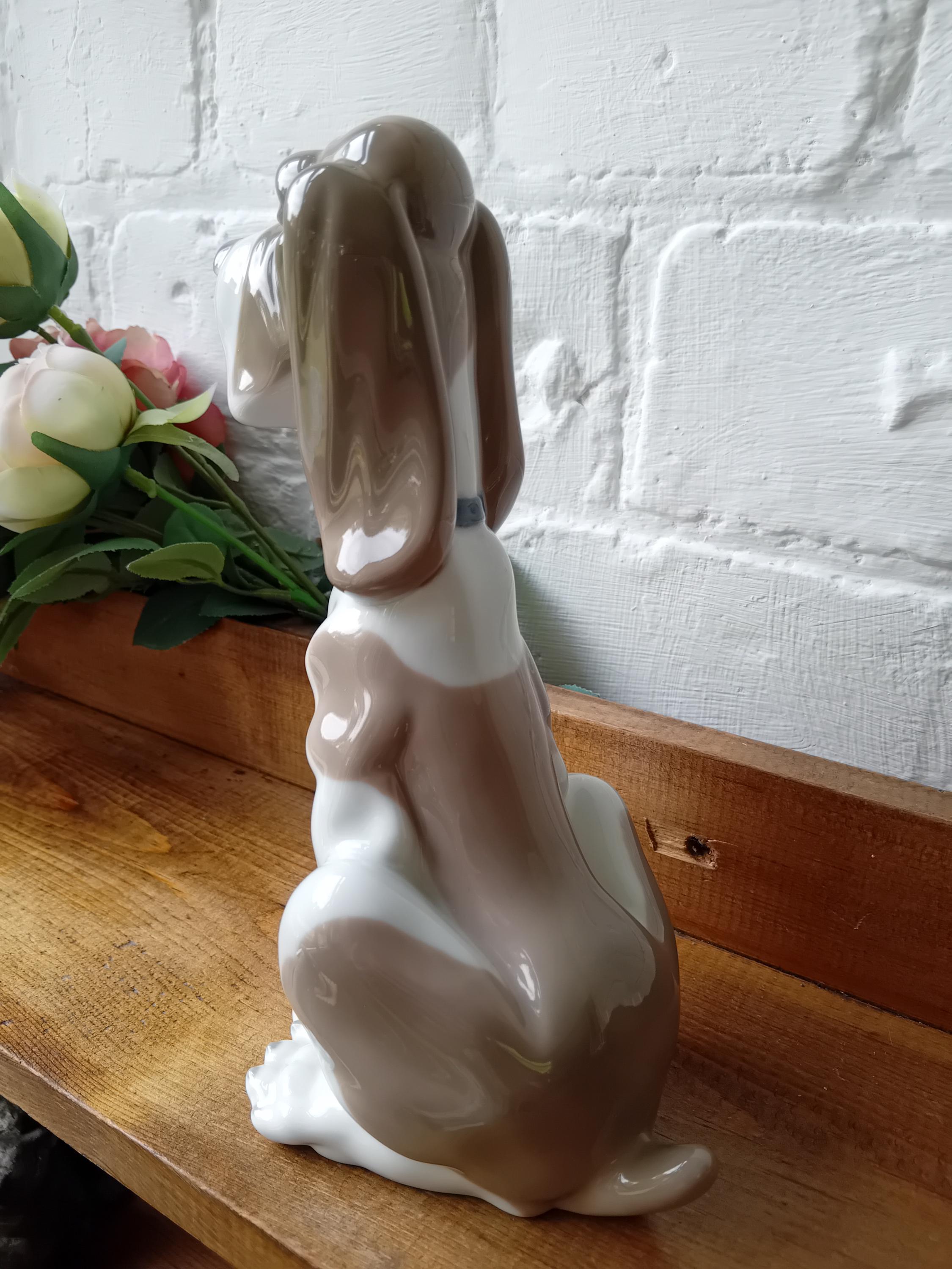 Nao by Lladro- Dog- Seated Bassett- No 0372. Fine Spanish