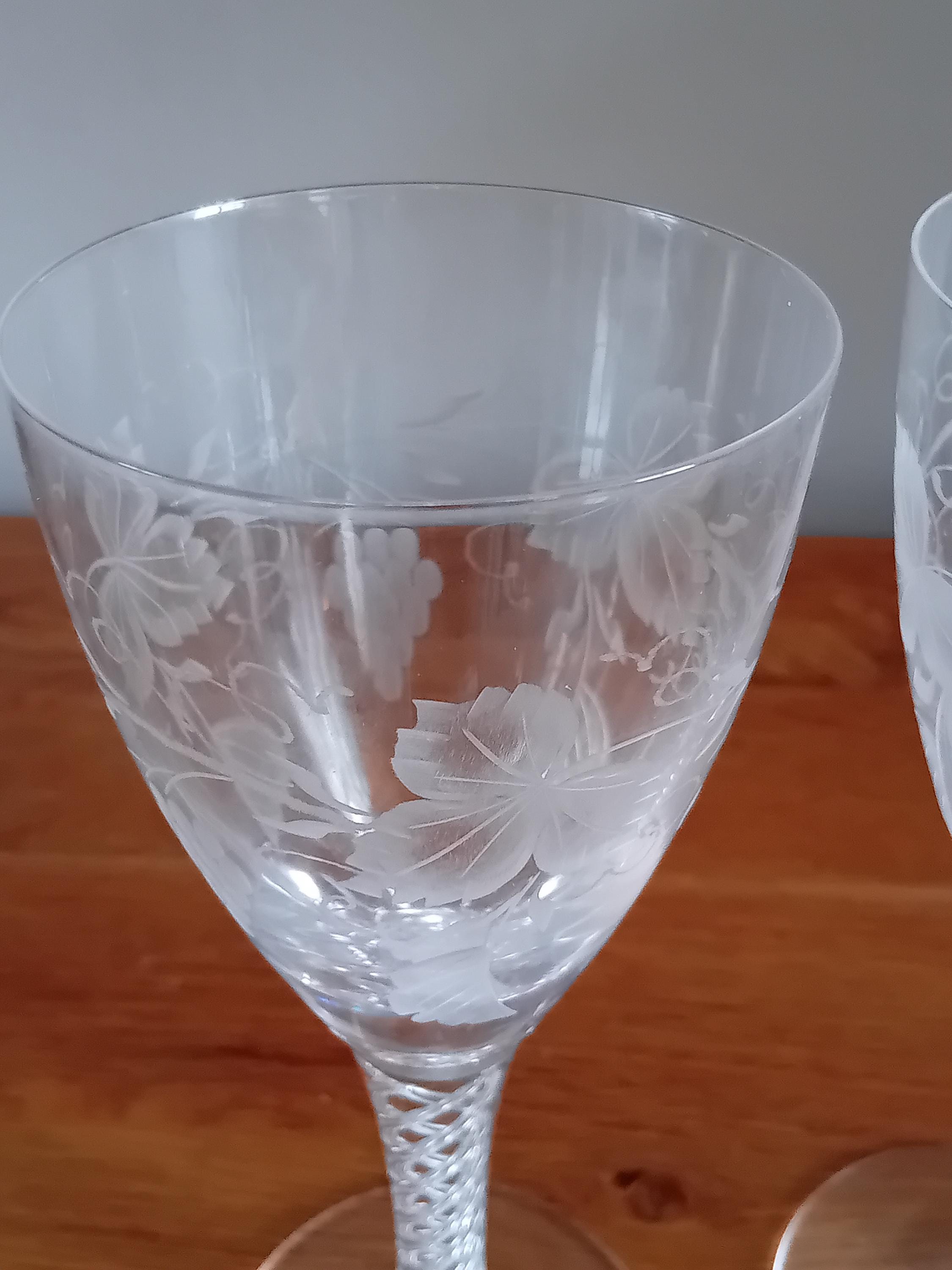 ビンテージのハンドメイド特大ワイングラスのペア - エアーツイスト