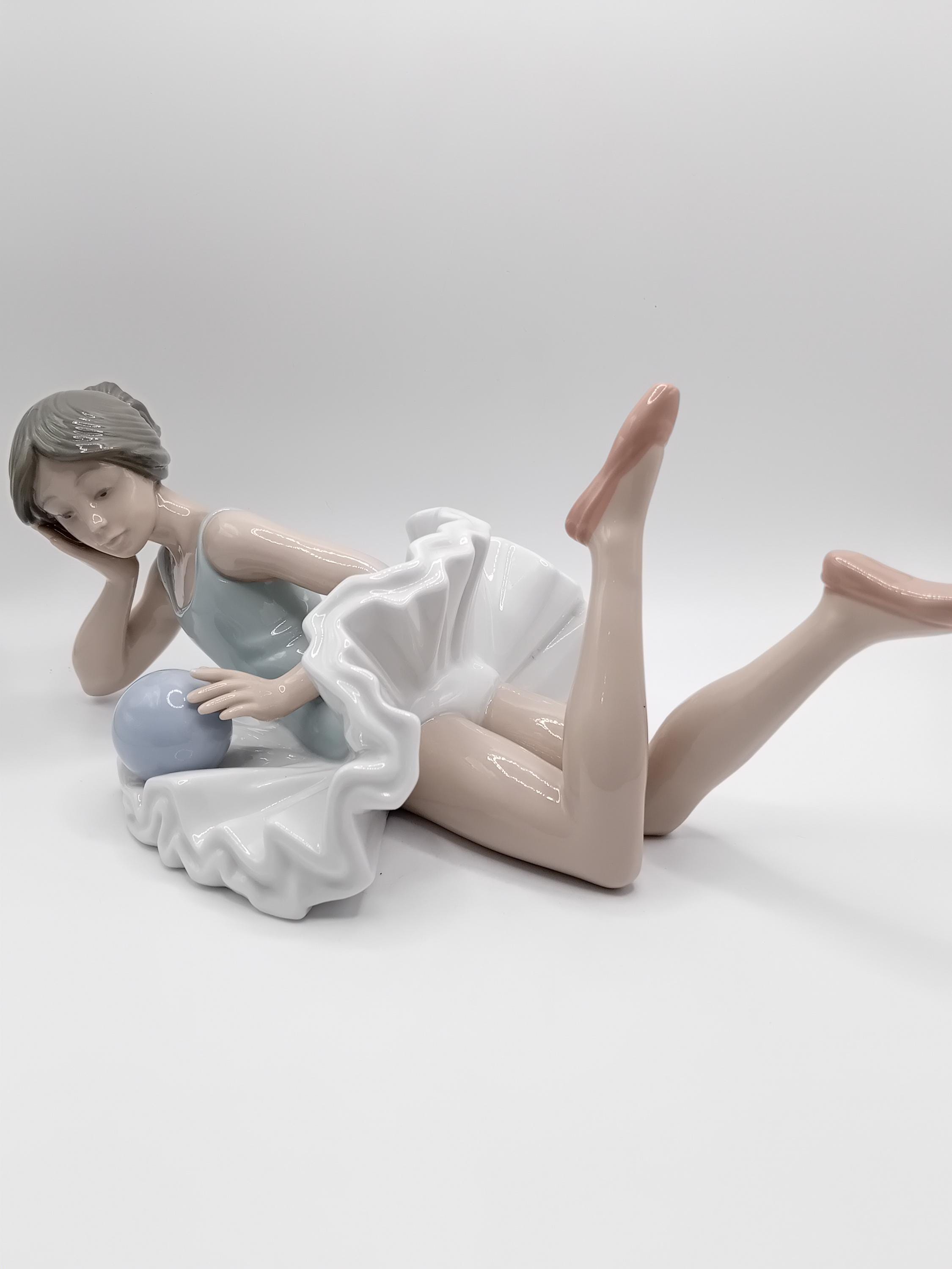 Nao by Lladro- Ballet Dancer with Ball No 1178 Not Boxed.