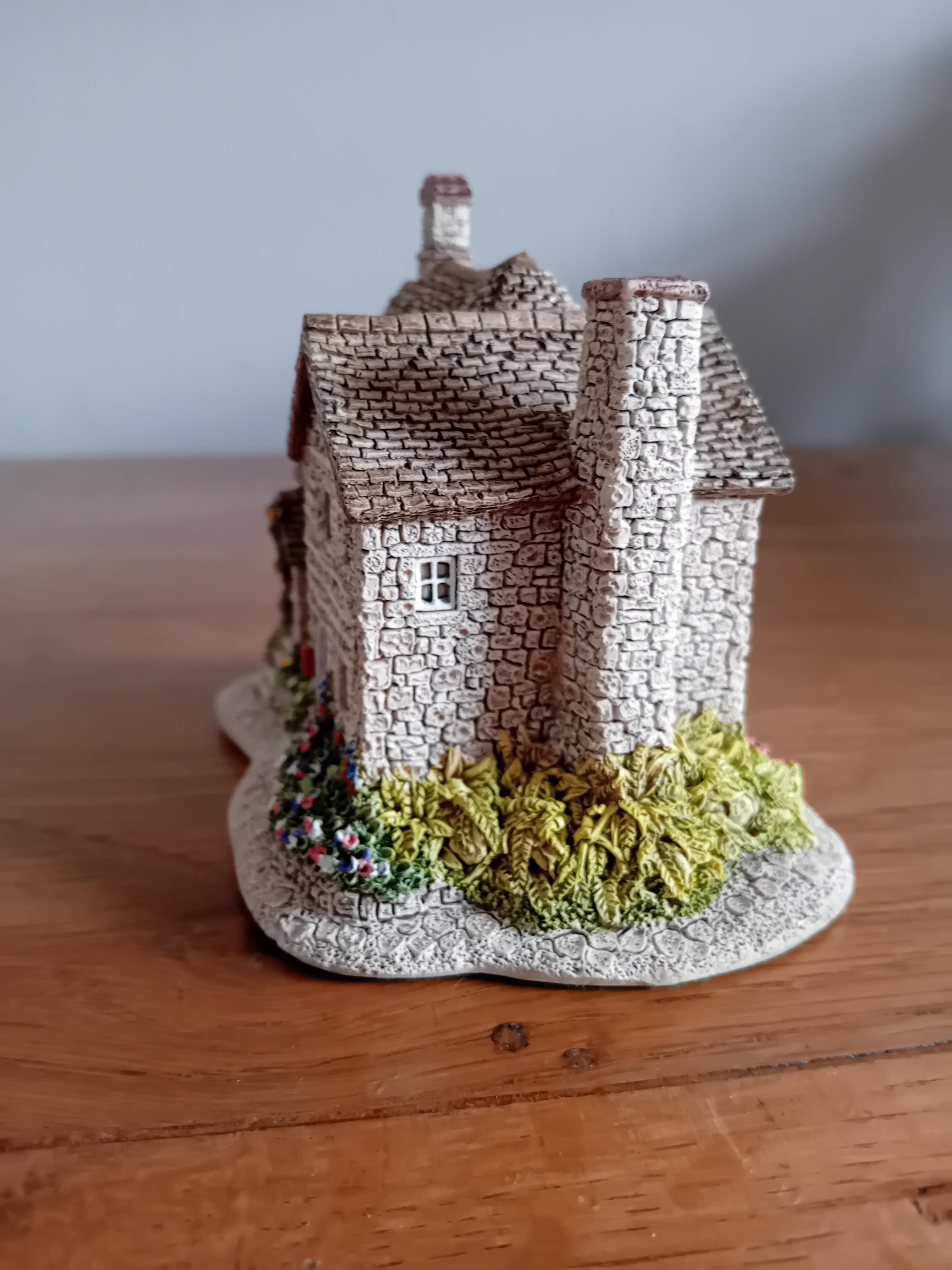 Lilliput Lane Collectable Cottage- Boxed. Pear Tree House. - Etsy