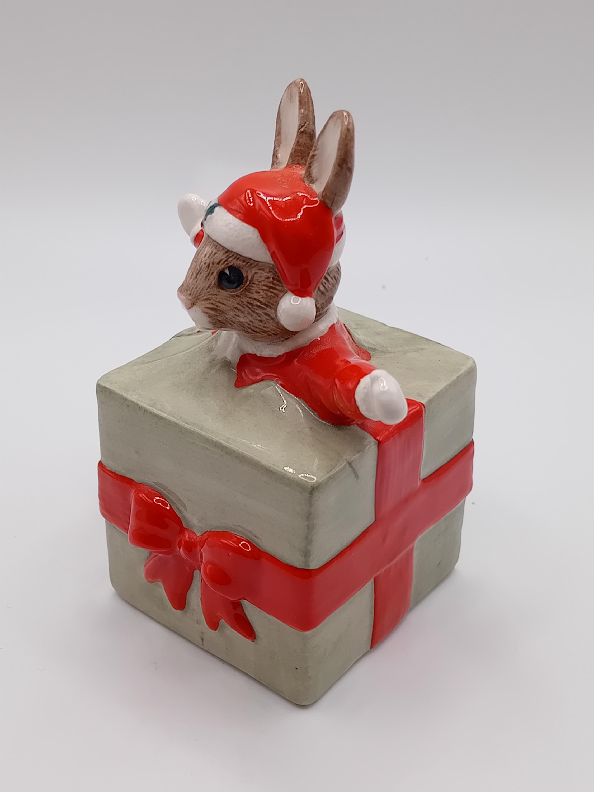 ロイヤルドルトン バニーキンズ - クリスマスサプライズバニーキンズ