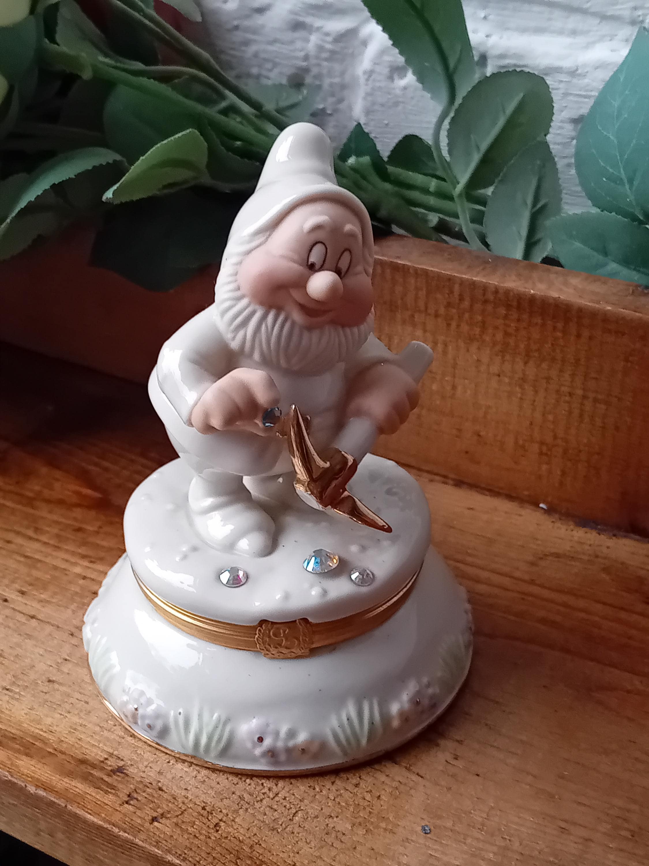 Lenox Treasures- Happy Treasure Box With Original Gold Charm. Fine