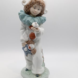 Nao by Lladro- Nina Harlequin   No 01100 - Boxed.