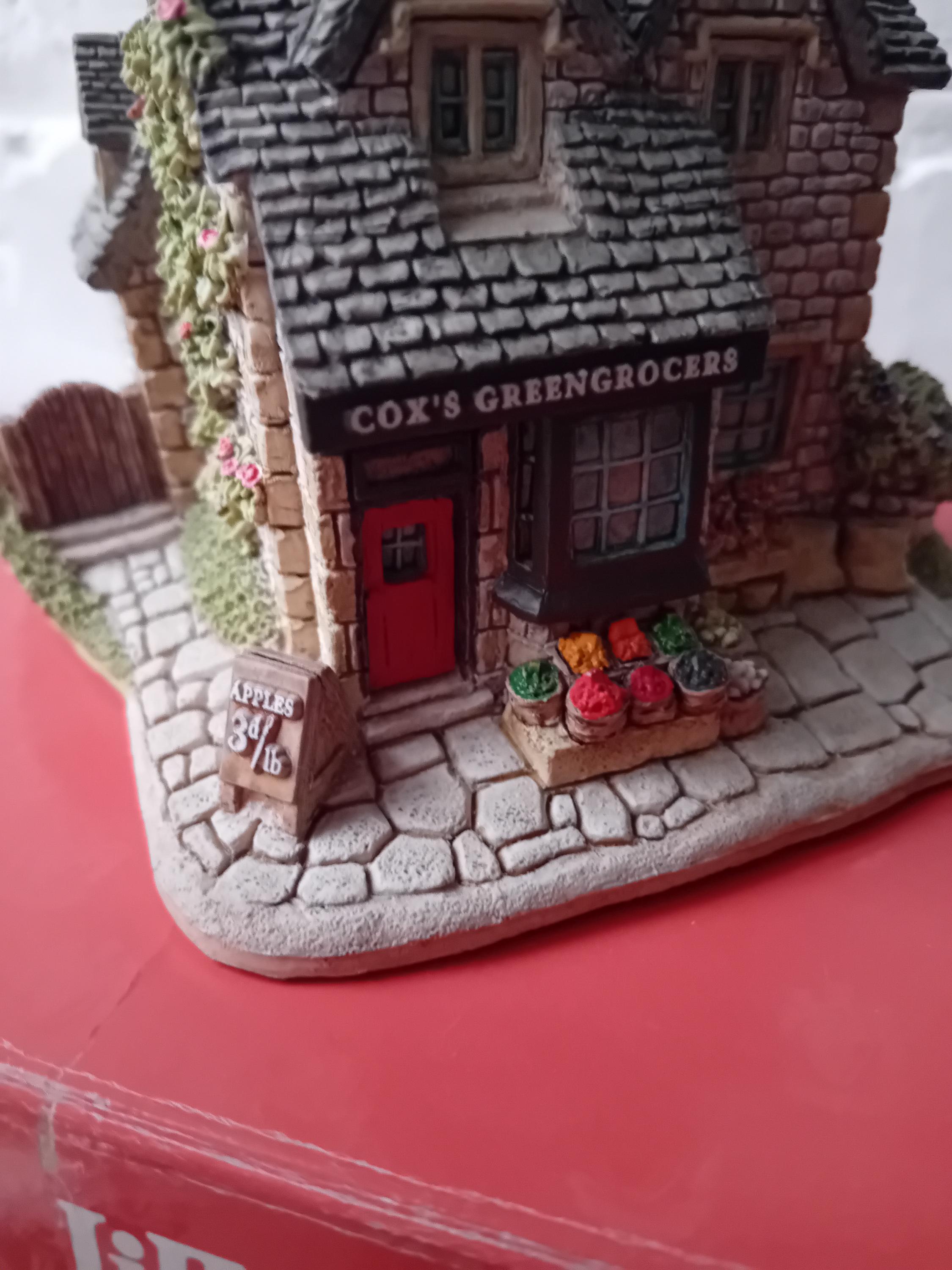 Lilliput Lane Collectable Cottage- Boxed, as New- Village Shops