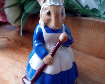 ロイヤルドルトン バニーキンズ - クリスマスサプライズバニーキンズ