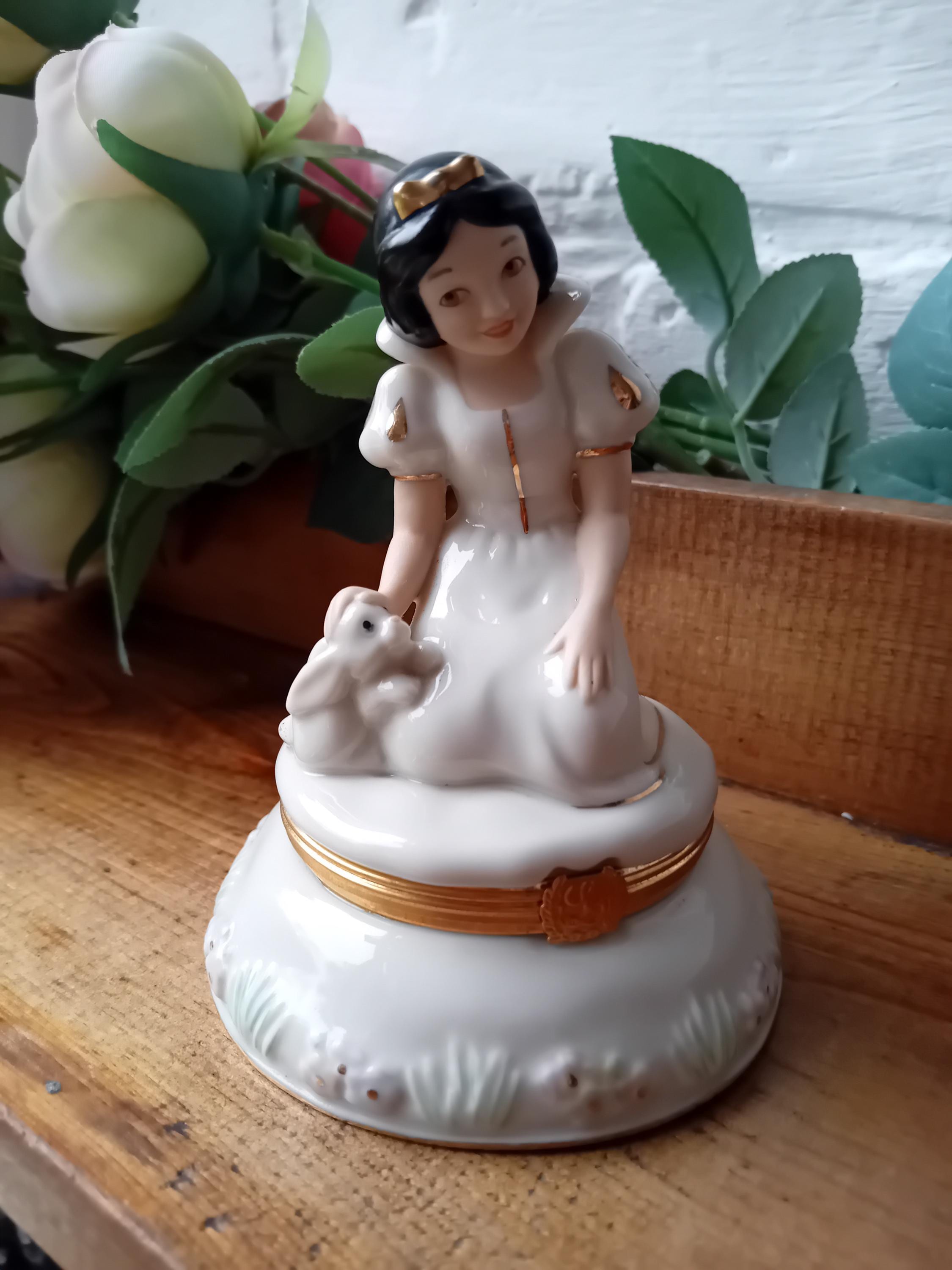 Snow white seven dwarfs porcelain figurines - Etsy 日本