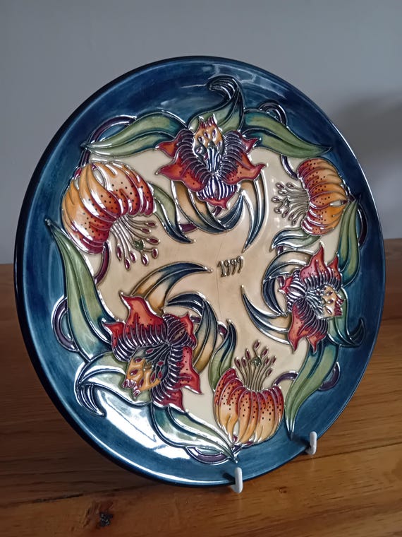 Moorcroft Pottery Year Plate - Anna Lily. Limited Edition, Signed