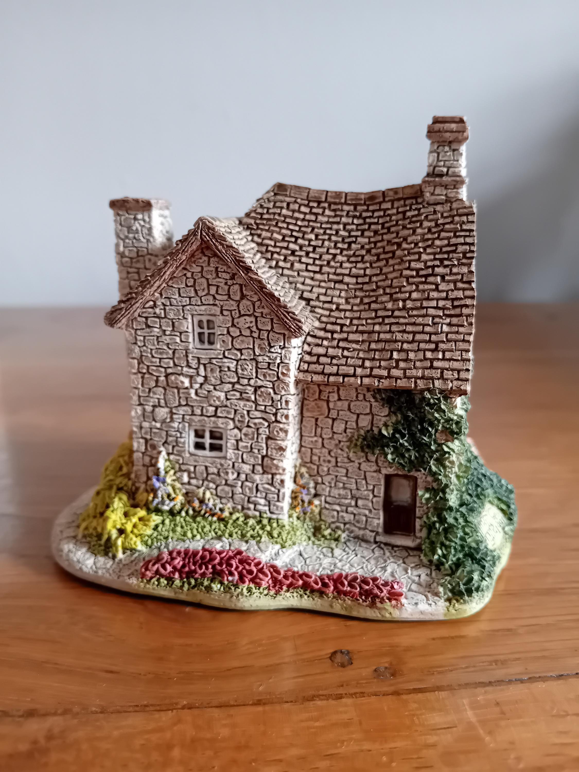 Lilliput Lane Collectable Cottage- Boxed. Pear Tree House