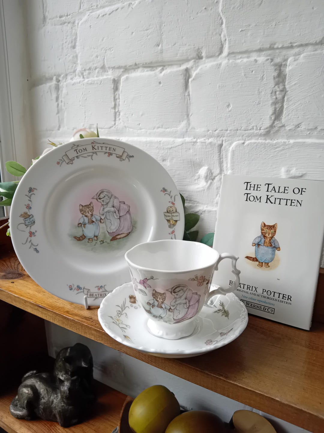   ロイヤルアルバート　Tom Kitten Royal Albert Beatrix Potter - Tom Kitten Teaset + Free Gift