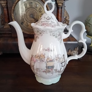 Royal Doulton benporslin - vintage sällsynt Brambly Hedge stor te- och kaffekanna. Som ny. Brambly Hedge presentkollektion. Perfekt present.