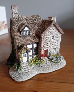 Lilliput Lane Collectable Cottage- Boxed. Pear Tree House. - Etsy