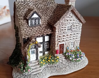 Lilliput Lane Collectable Cottage- Boxed. Pear Tree House