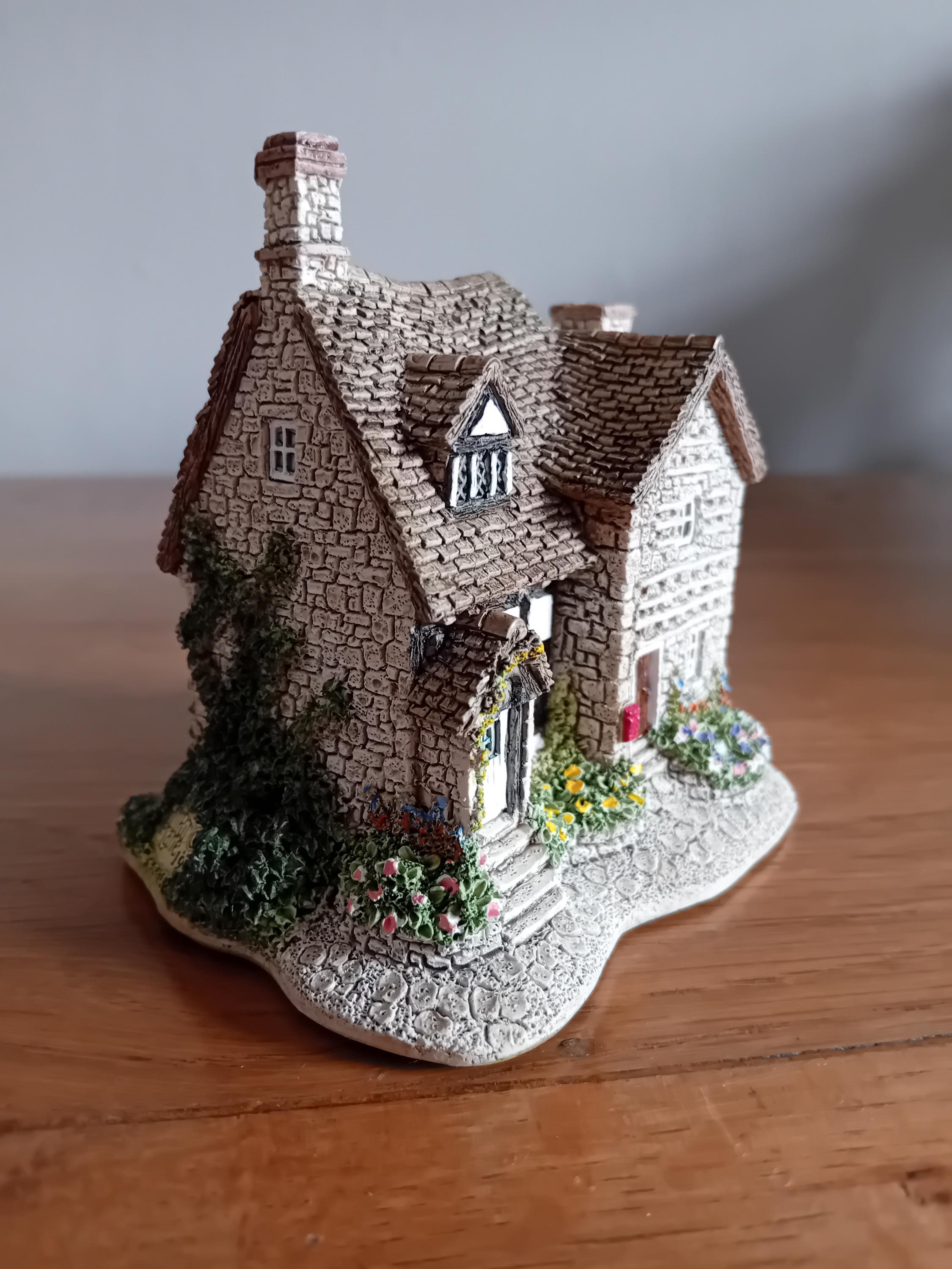 Lilliput Lane Collectable Cottage- Boxed. Pear Tree House. - Etsy