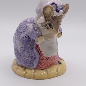 Beatrix Potter Royal Albert - Lady Mouse made a curtsy- Rare  Vintage