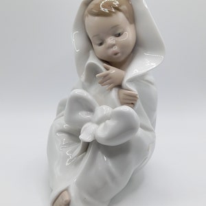 Nao by Lladro. All bundled up. No 1340