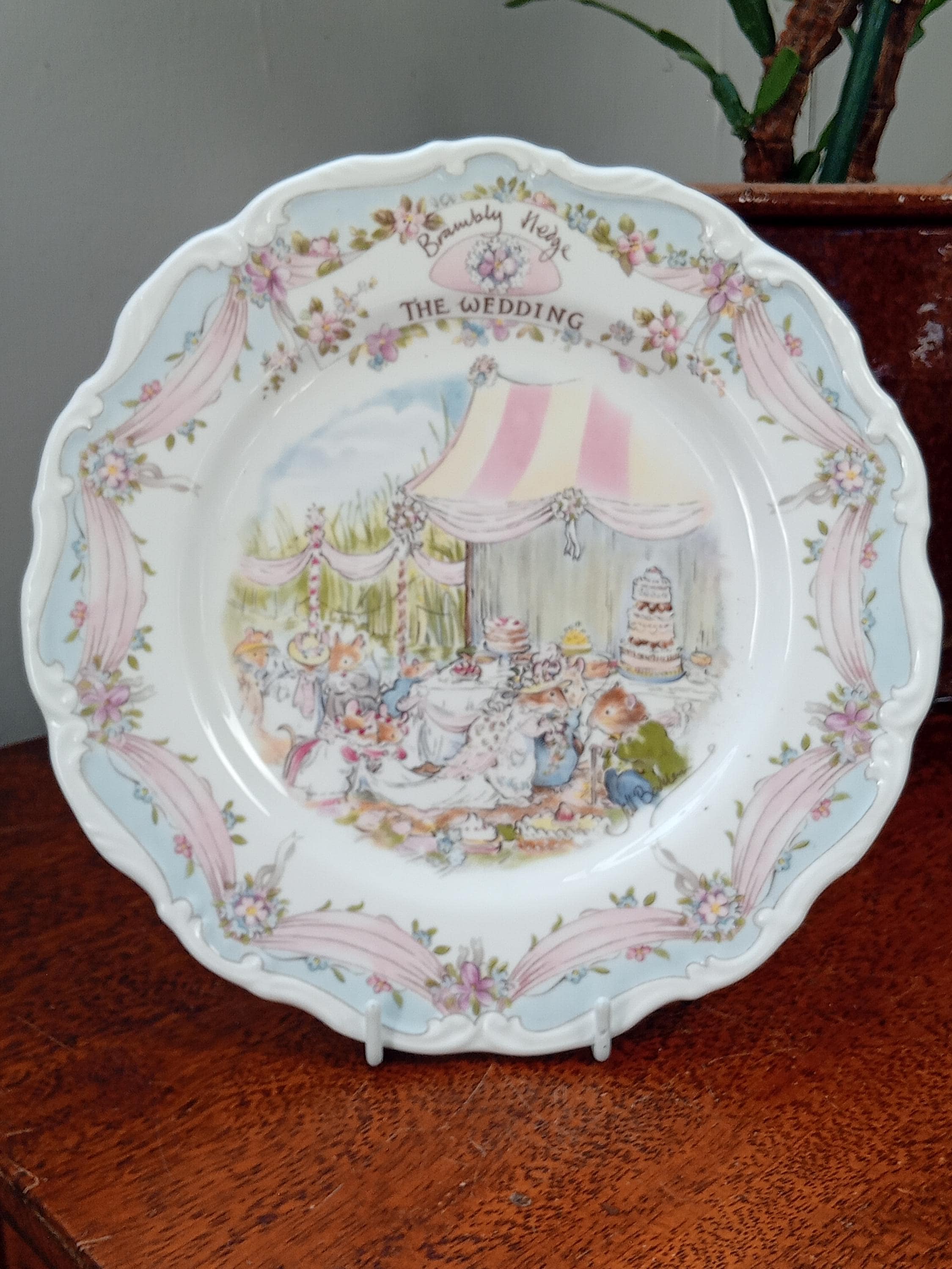 Vintage Brambly Hedge Collectors Plate.- the Wedding- Royal