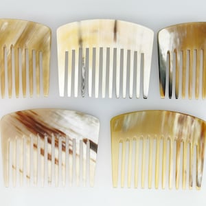 Peineta de cuerno, peine afro, peine rizado con estuche de cuero genuino Thohr, pieza única, producto natural, hecho a mano, fabricado en Alemania.