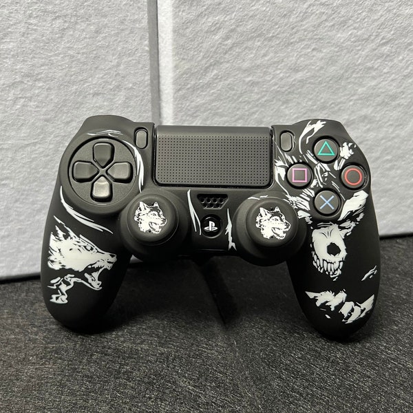 PS4 Controller Soft Silicone Skin Case Cover Wolf Design + 2x Black Grips Set