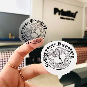 1000 pezzi 1.5" etichette in vinile personalizzate / etichette personalizzate all'ingrosso / adesivi con logo / adesivi per caffè / etichette adesive per bottiglie e tazze