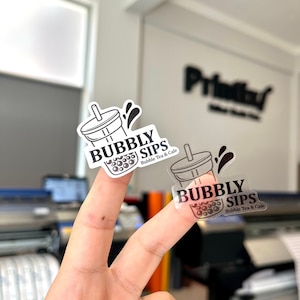 1000 pezzi 2.5" etichette in vinile personalizzate / etichette personalizzate all'ingrosso / adesivi con logo / adesivi per caffè / etichette adesive per bottiglie e tazze