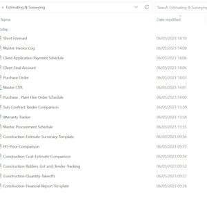 Könnte beinhalten: Ein Screenshot eines Computerbildschirms, der eine Liste von Dateien und Ordnern zeigt. Die Dateien sind mit Titeln benannt, die sich auf die Baukostenschätzung und das Vermessungswesen beziehen, wie z. B. "Kurzfristige Prognose", "Hauptrechnungslogbuch" und "Baukostenschätzungs-Zusammenfassungsvorlage". Die Dateien sind nach Änderungsdatum und Typ sortiert, der als "Microsoft Excel 97-2" oder "Microsoft Excel Wor" aufgeführt ist.