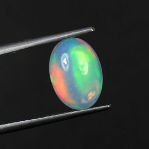 Top-Qualität äthiopischer Opal Cabochon Edelstein, bunter Opal, Großhandelsopal, 1,50cts, handpolierter Opal, ovaler Edelstein, Oktober Geburtsstein