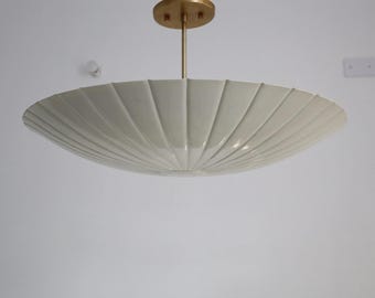 Lámpara colgante de araña de latón con elegante diseño de plato para la decoración del hogar.