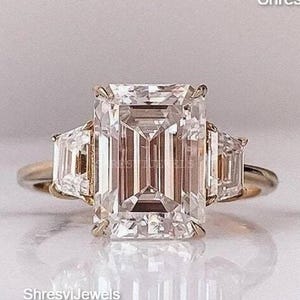 Anillo de compromiso y boda con moissanita de corte esmeralda de 3 quilates, tres piedras, corte esmeralda, forma trapezoidal lateral, regalo para ella.