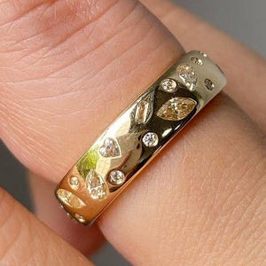 Anillo de oro macizo de 18 kt, anillo de diamantes cultivados en laboratorio con engaste al ras de Starbright, anillo de bodas, anillo de compromiso a juego, anillo de diamantes con múltiples piedras para ella