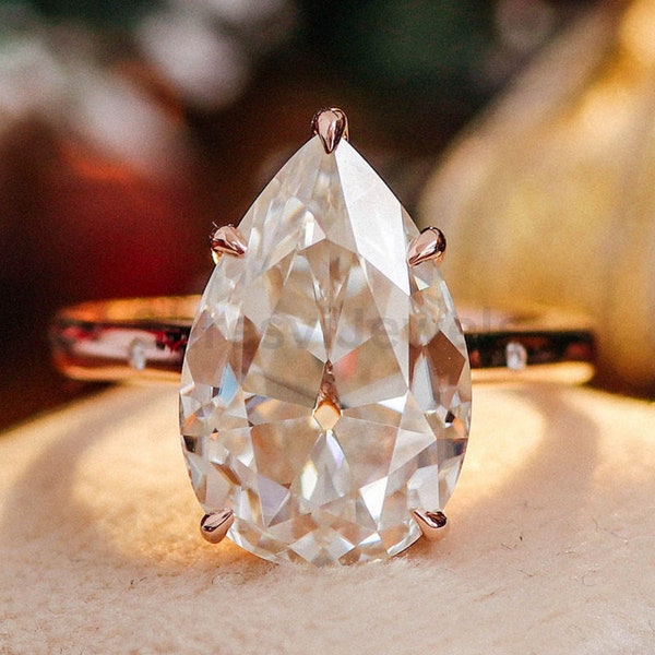 Valentine Sparkle: Lab Grown Diamond Ring, Pear Cut, E-F-G Color, VVS-VS Clarity