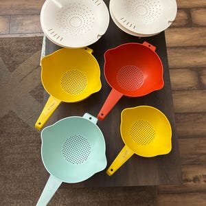 Tupperware Colander / Strainer (choose option) 1200, 1523, White Locking Lid Set