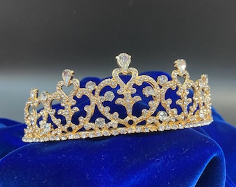 Heart Shaped Gold Rhinestone Tiara | Princess Crown Queen  display picture 1