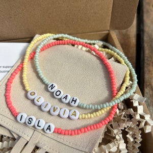 Cavigliera personalizzata con nome e data / Disponibile in tanti colori / Regalo ideale per sposa, mamma, signora, sorella, zia