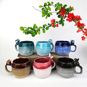 Elefantälskare Keramiska muggar med massivt ekträunderlägg • Handgjorda keramikmuggar • Muggset i stengods • Kaffemugg för trädgården • Julklappar