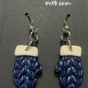 Winter Mitts Earring