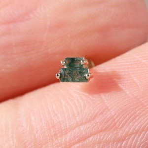 Piercing labret in oro massiccio 14 carati, doppio taglio baguette, agata muschiata, fondo piatto, elica con pietra preziosa stratificata, cartilagine, a pressione, conchiglia in agata muschiata, senza filettatura