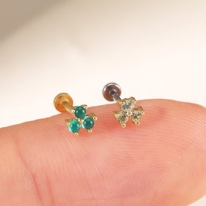 14K Solid Gold Triplets Peridot Stud Earring, Chrysoprase Flower Cartilage Earring, Flat Back Earring, Threadless Stud, Conch Tragus Earring