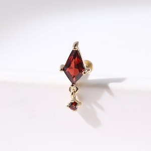 Piercing en forme de cerf-volant en or massif 14 carats grenat rouge, pierres précieuses pendantes repoussant le cartilage du lobe d'oreille, clou d'oreille plat en or losange hélice conque tragus
